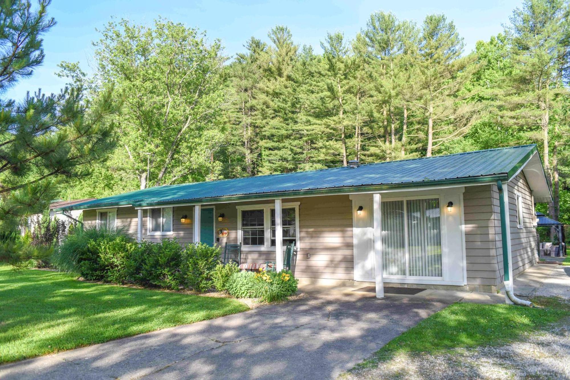 Cottage With Yard And Grill About 21 Mi To Hocking Hills! Nelsonville Eksteriør bilde